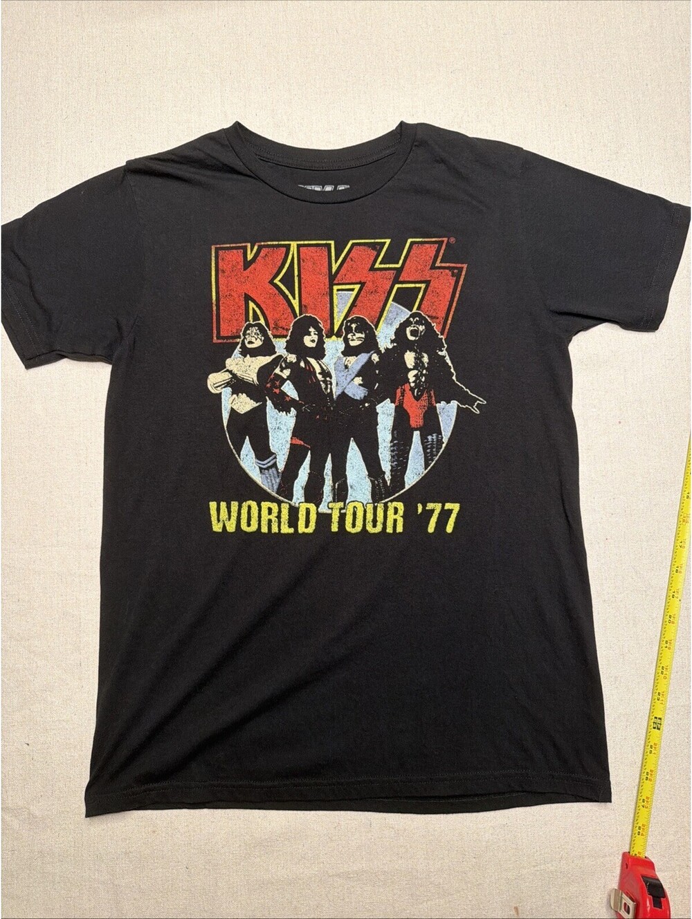 KISS World Tour ‘77 Graphic Tee Shirt Unisex Size M Short Sleeve Concert 178